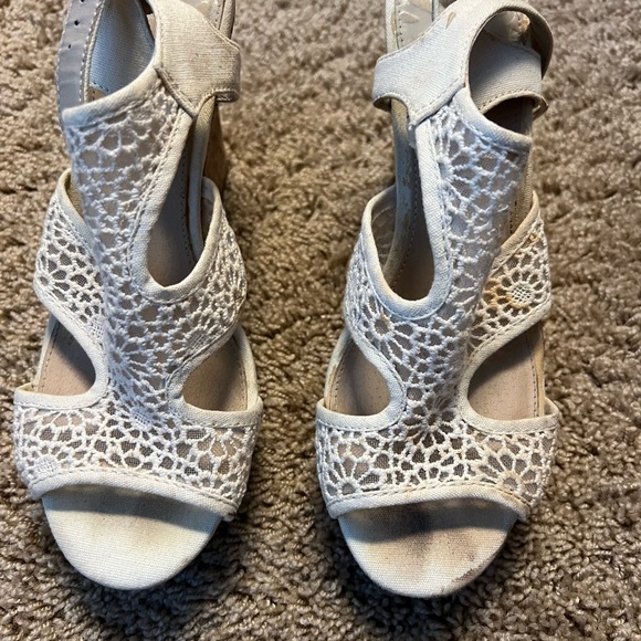 Cream wedge Fergalicious heels - Picture 4 of 5